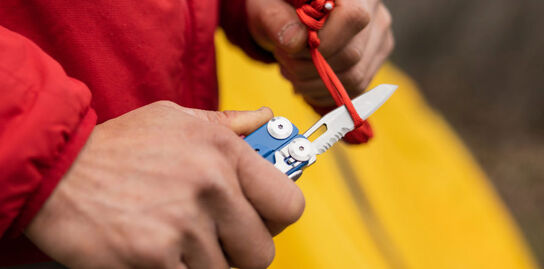 Cutting a cord with a Leatherman Signal