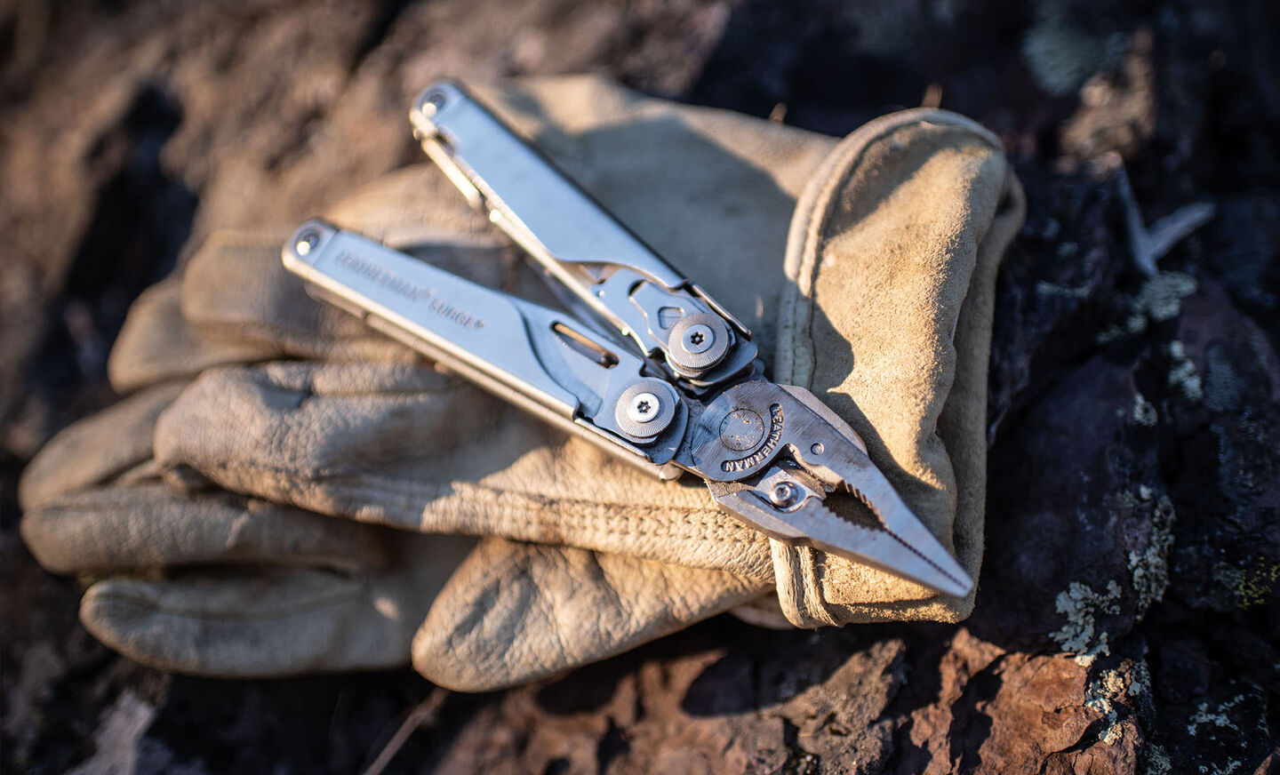 LEATHERMAN® MULTITOOL PRO Leather Sheath pockets for Bits and