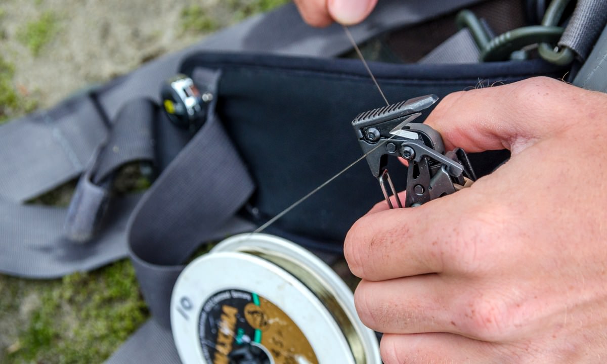 https://www.leatherman.com/on/demandware.static/-/Library-Sites-leatherman-shared2020/default/dw35dd3f3a/blog/outdoor/diy-field-repair-for-fly-rods/fly-fishing-repair2.jpg