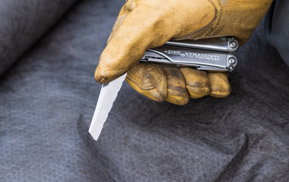 deploying a serrated blade on a Leatherman Wave